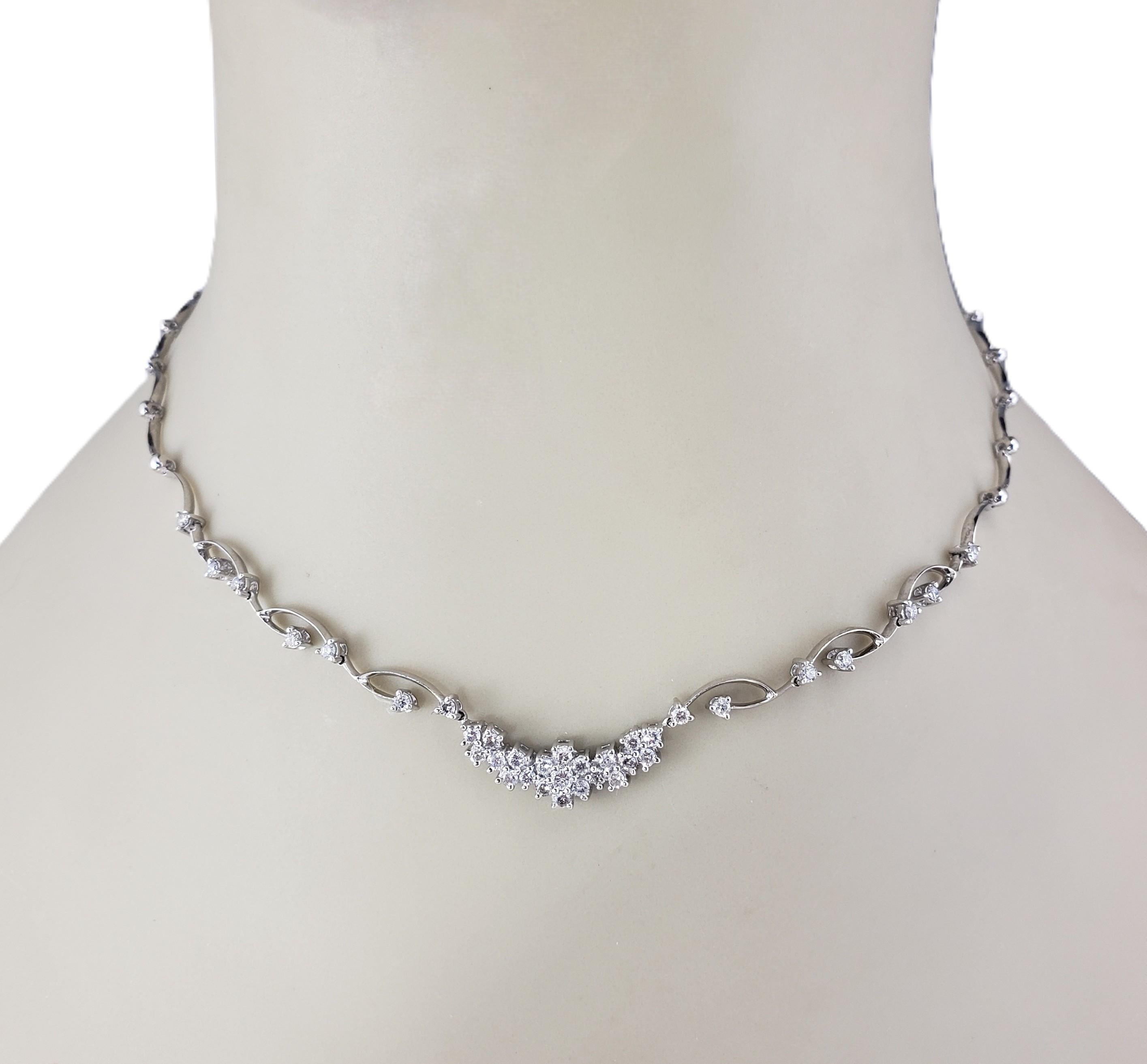 18 Karat White Gold and Diamond Necklace #21974 For Sale 1