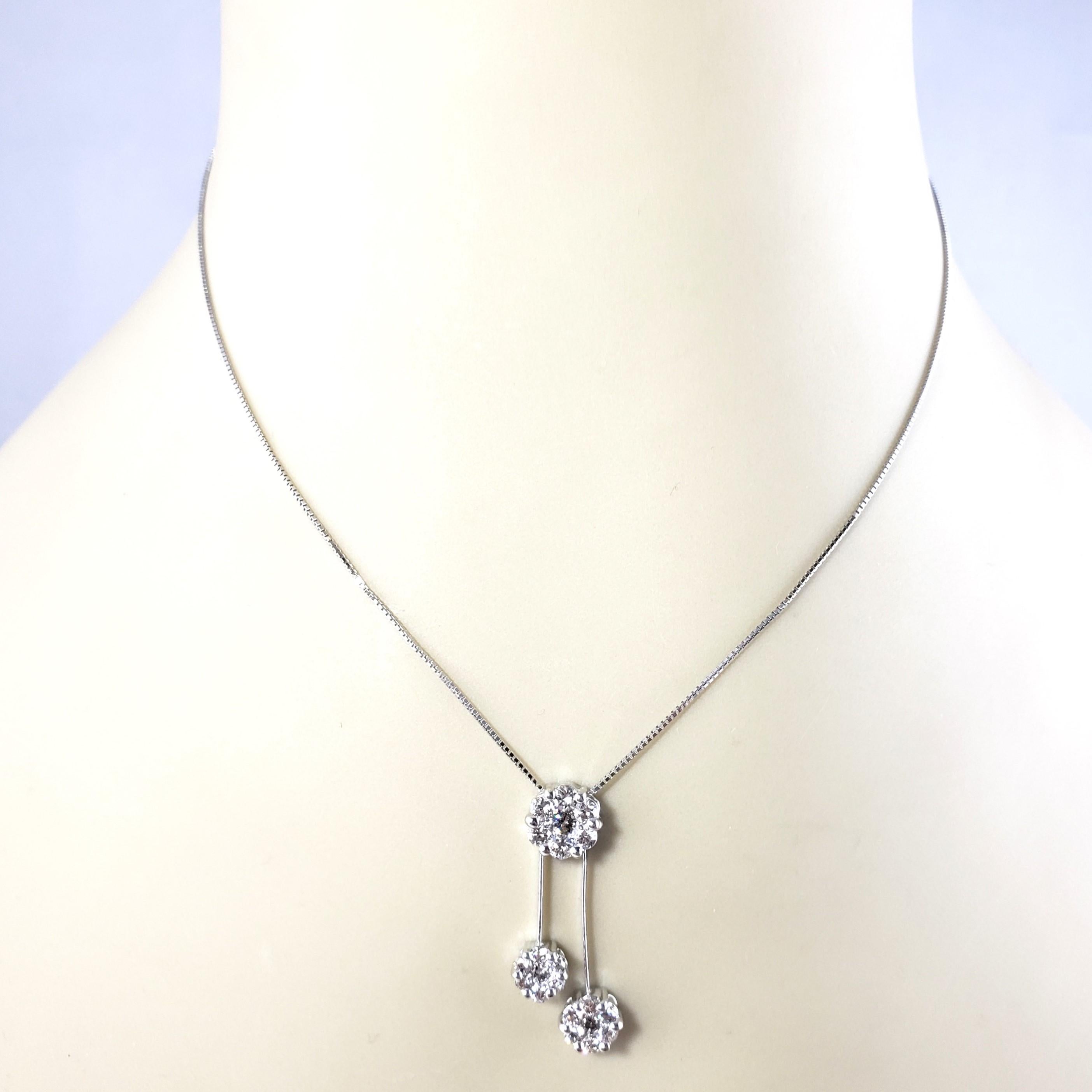 18 Karat White Gold and Diamond Pendant Floral Necklace For Sale 2