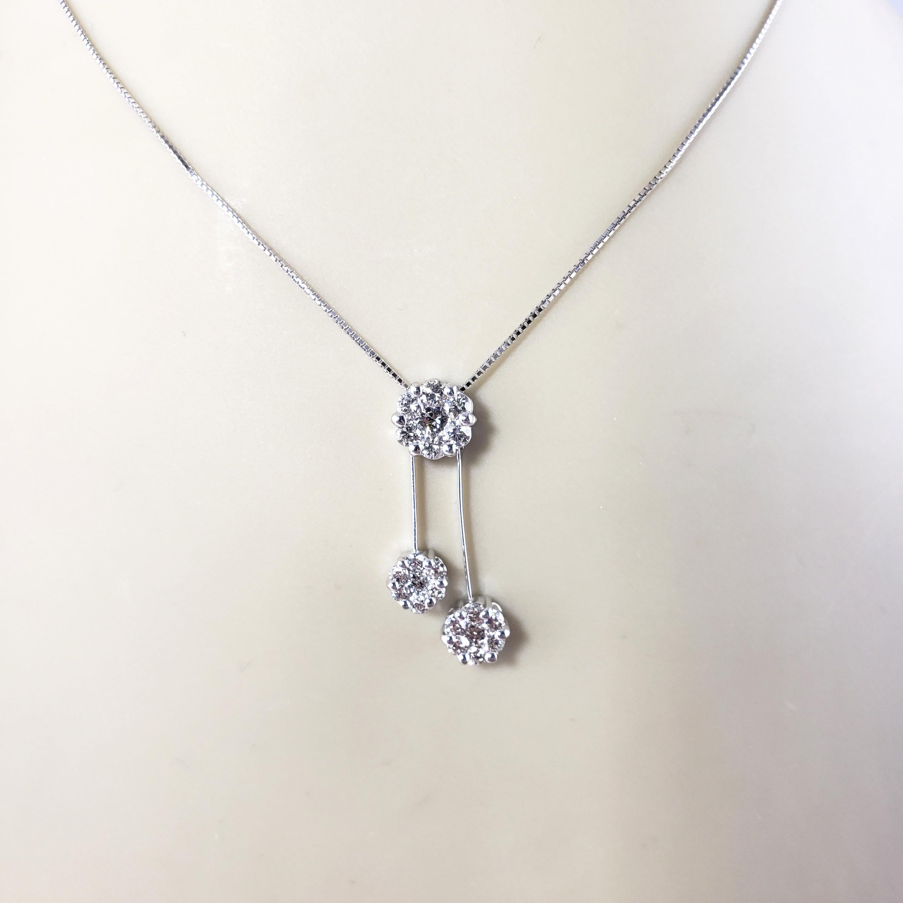 18 Karat White Gold and Diamond Pendant Floral Necklace For Sale 3