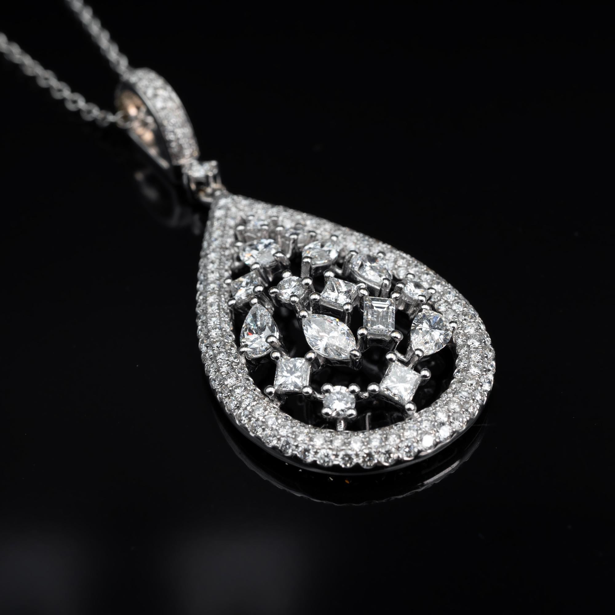 Brilliant Cut 18-Karat White Gold and Diamond Pendant Necklace For Sale