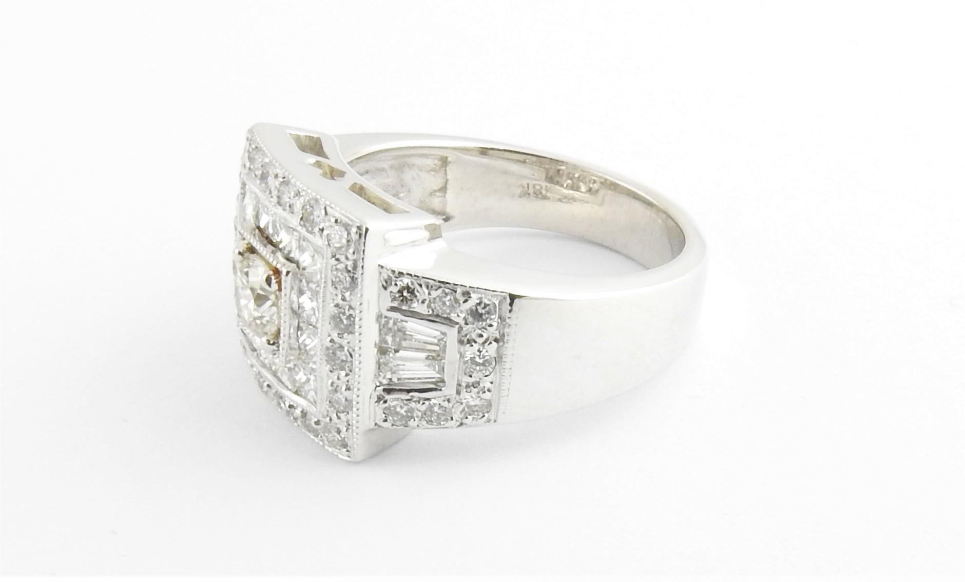 Round Cut 18 Karat White Gold and Diamond Ring For Sale