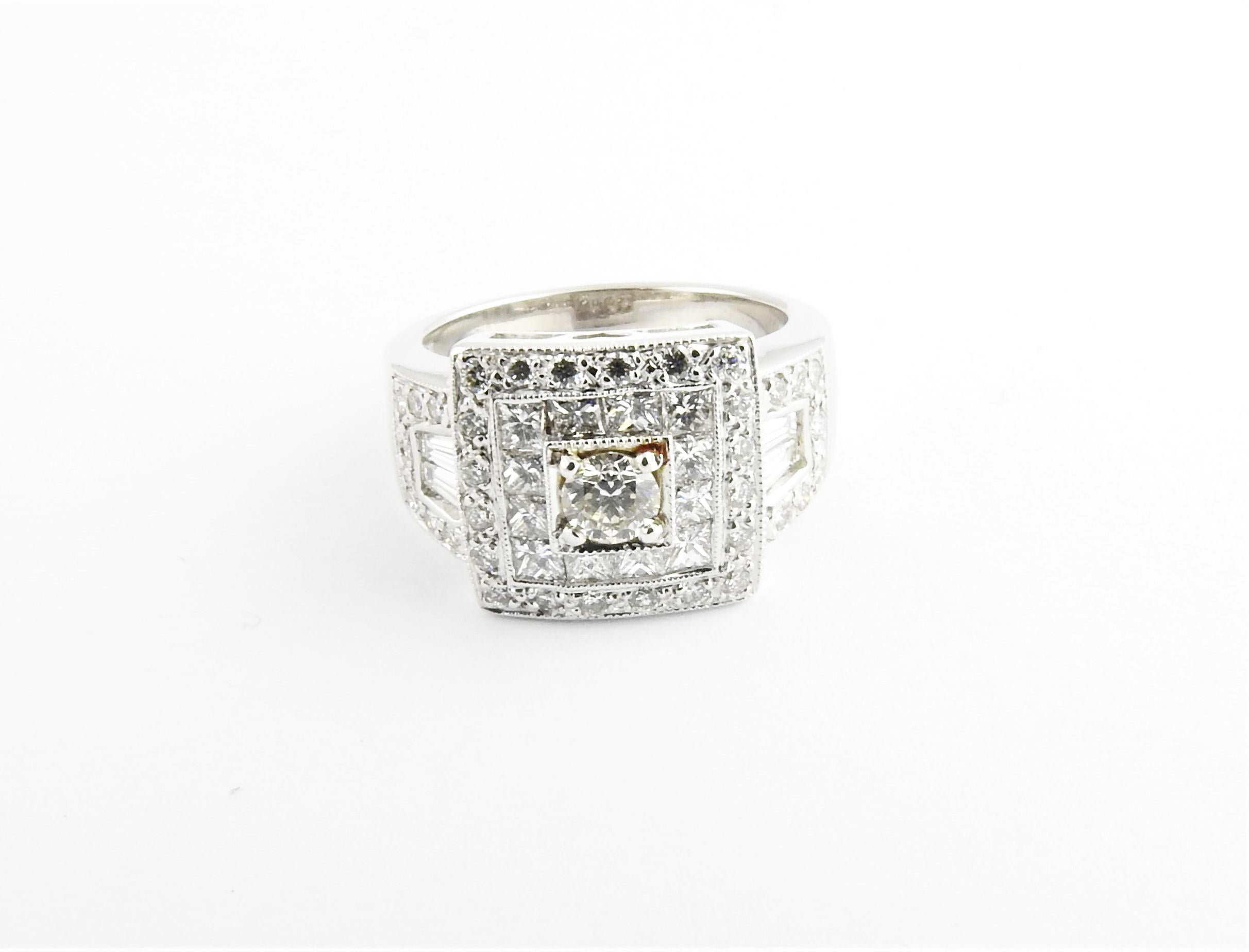 18 Karat White Gold and Diamond Ring For Sale 3