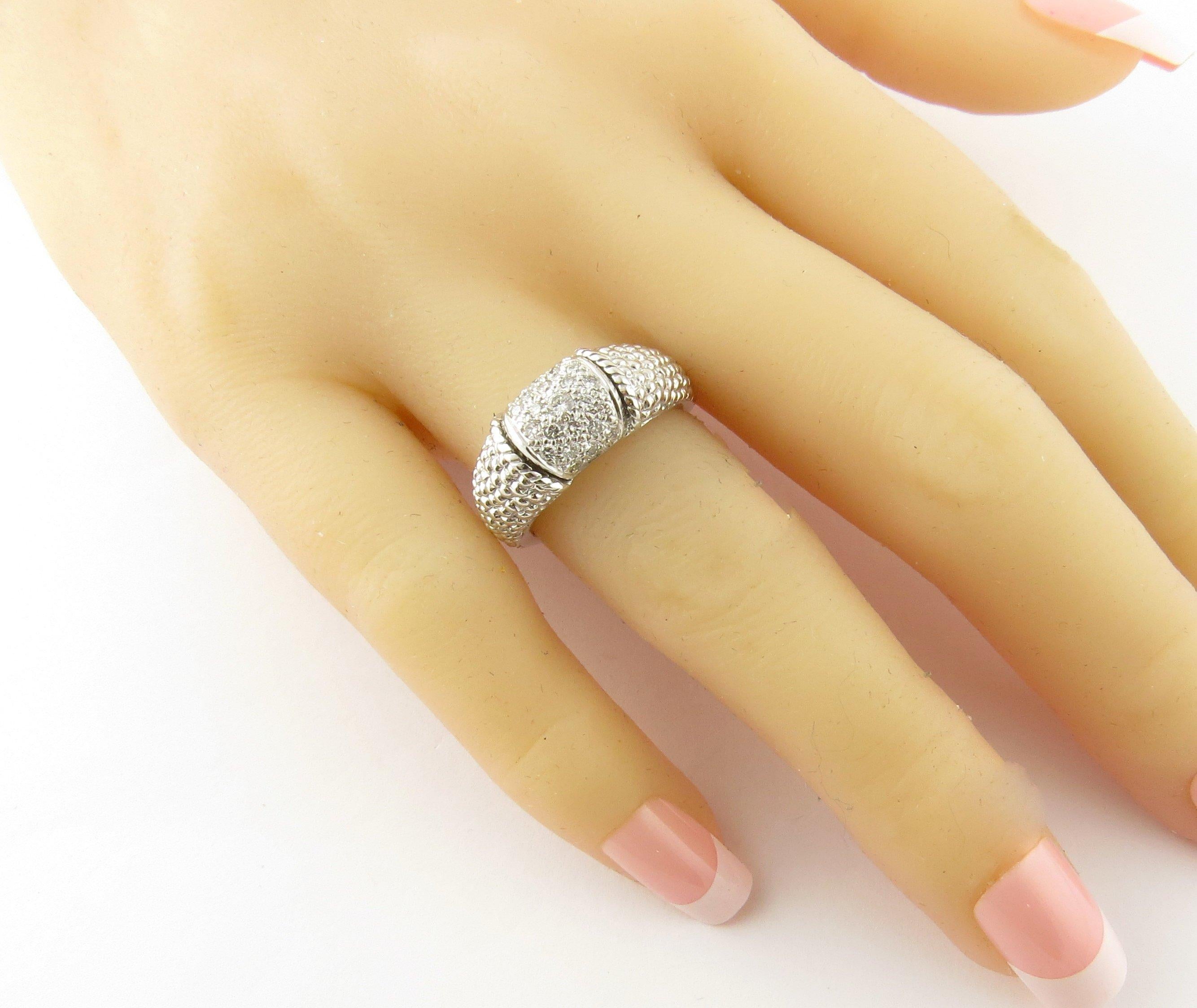 Anello in oro bianco 18 carati e diamanti in vendita 3