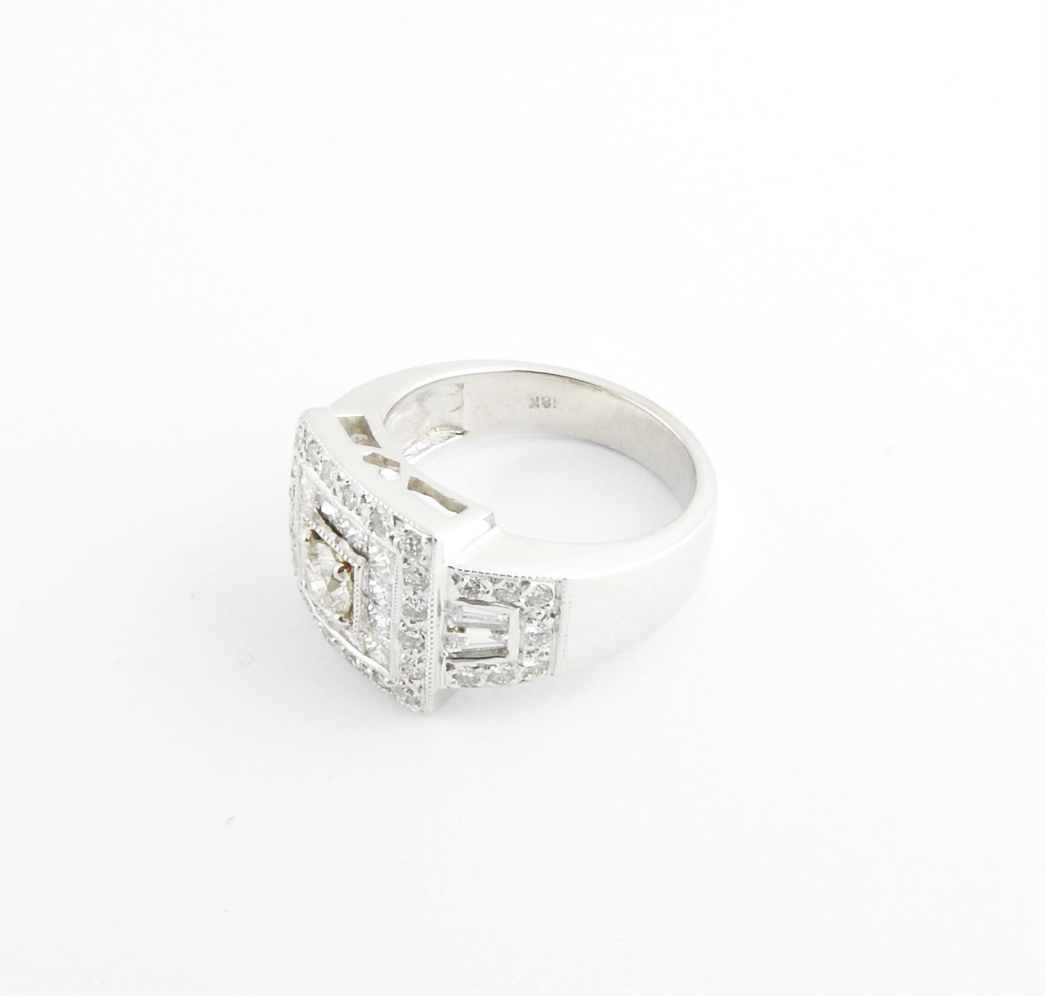 18 Karat White Gold and Diamond Ring For Sale 4