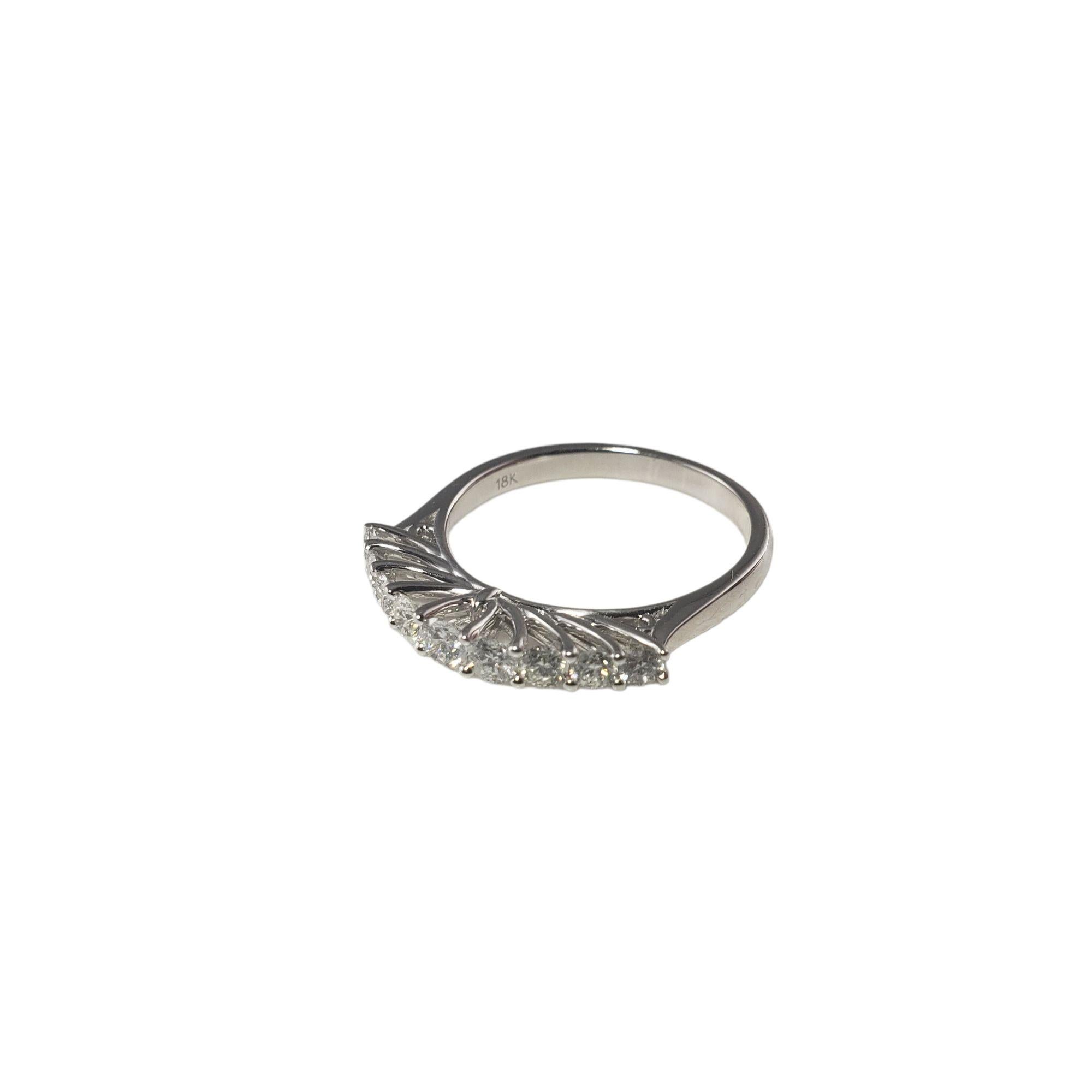18 Karat White Gold and Diamond Ring Size 6.5 #14744 In Good Condition For Sale In Washington Depot, CT