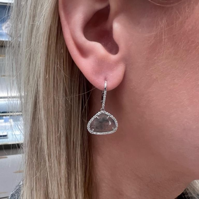 Boucles d'oreilles en goutte en or blanc 18 carats et diamants - Prix de vente d'origine 5 500 $ Pour femmes en vente