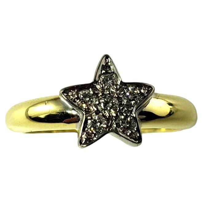 18 Karat White Gold and Diamond Star Ring Size 6.5 For Sale