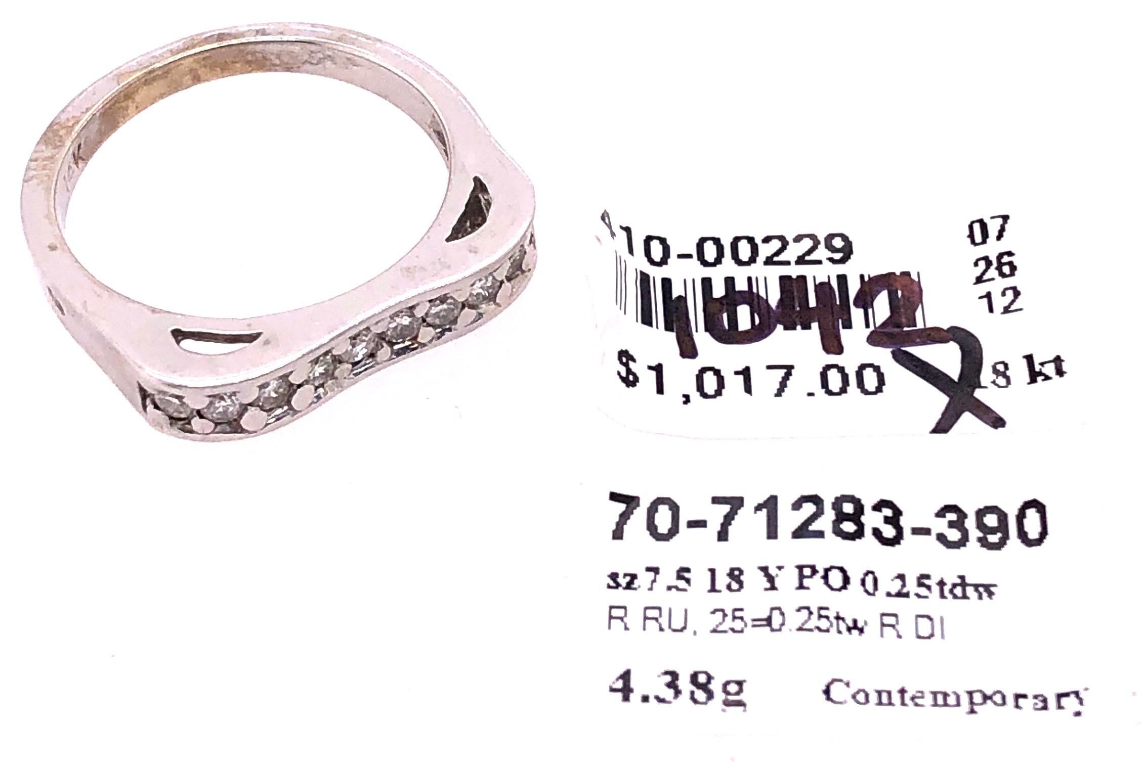 14 Karat White Gold and Diamond Wedding Band Bridal Anniversary Ring For Sale 4