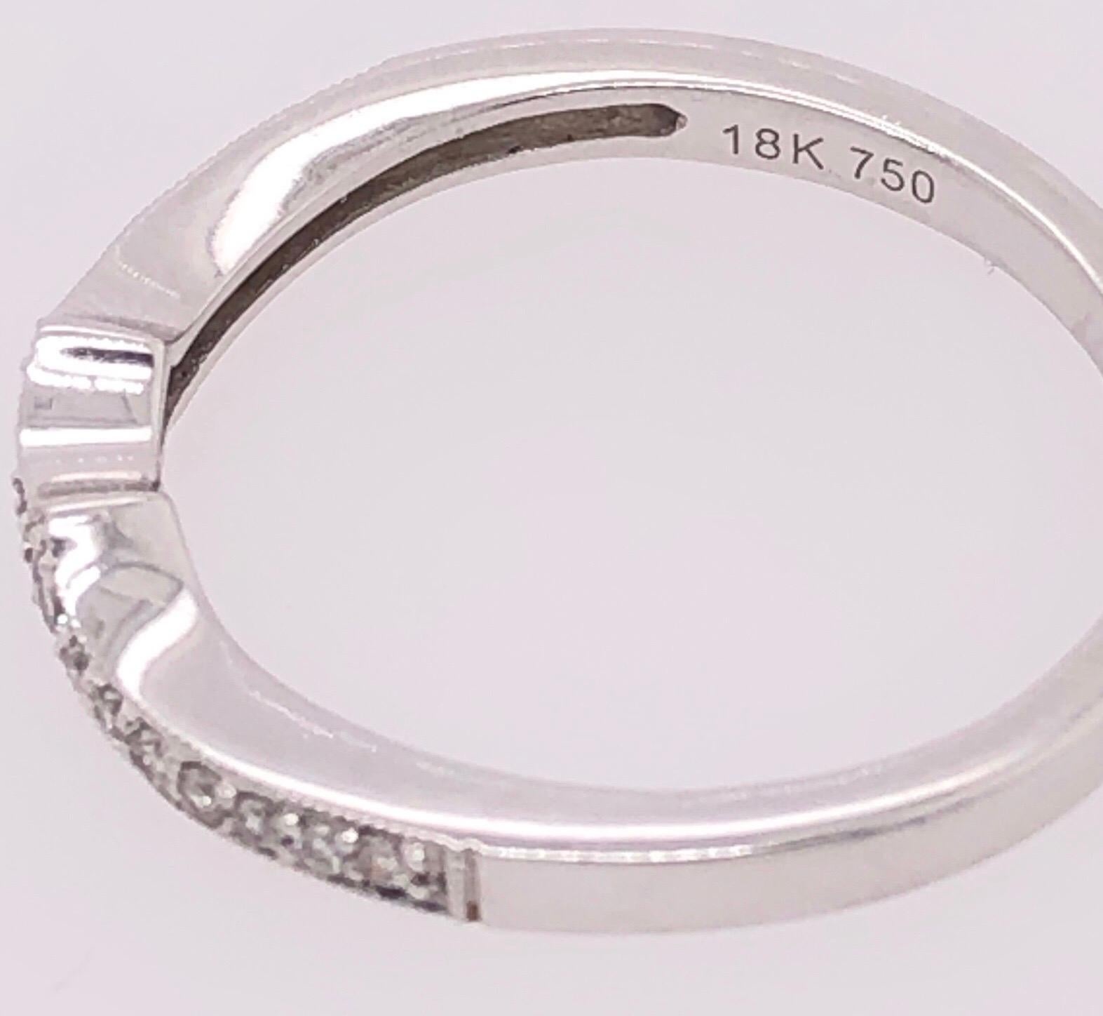 Round Cut 18 Karat White Gold and Diamond Wedding Contour Band Bridal Ring For Sale