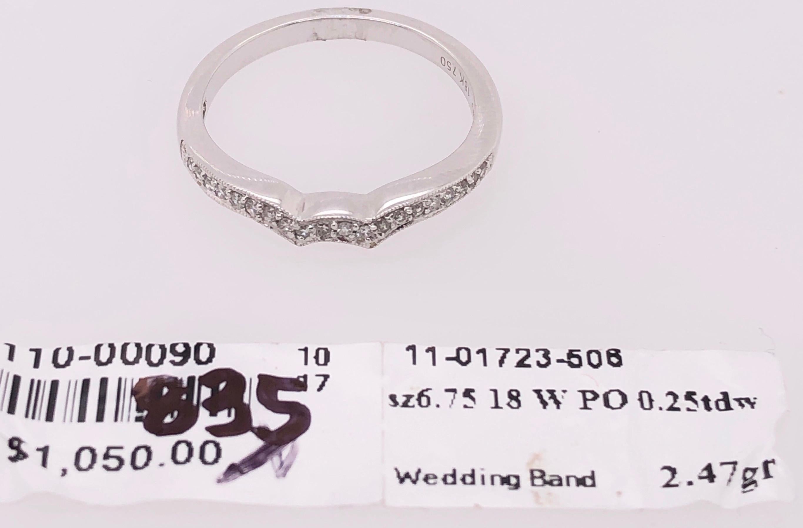 18 Karat White Gold and Diamond Wedding Contour Band Bridal Ring In Good Condition For Sale In Stamford, CT
