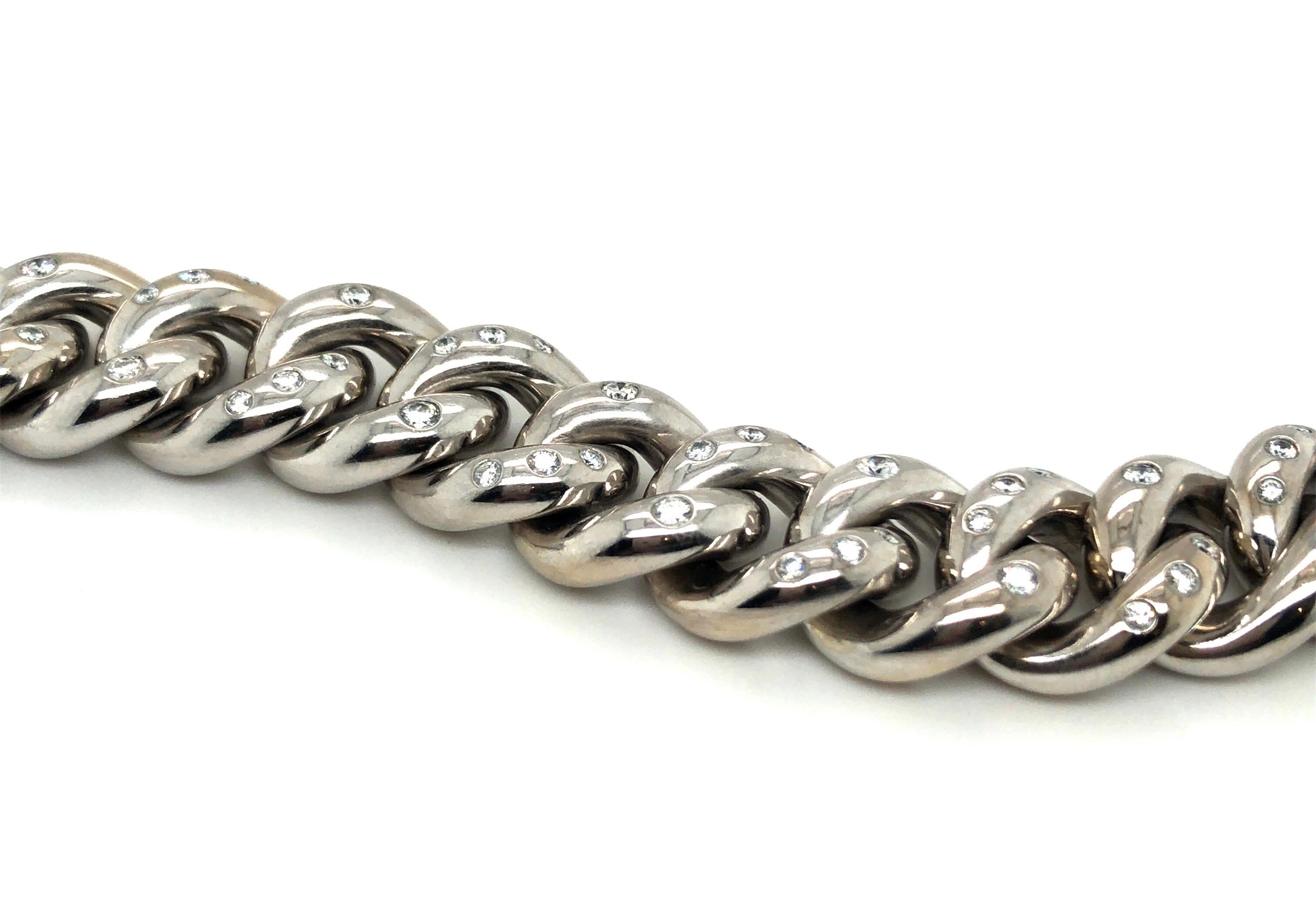 Contemporary 18 Karat White Gold and Diamonds Curb Chain Bracelet
