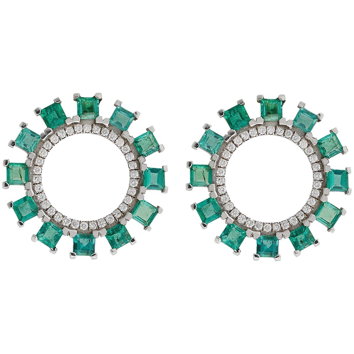 18 Karat White Gold and Emerald Sun Earrings For Sale
