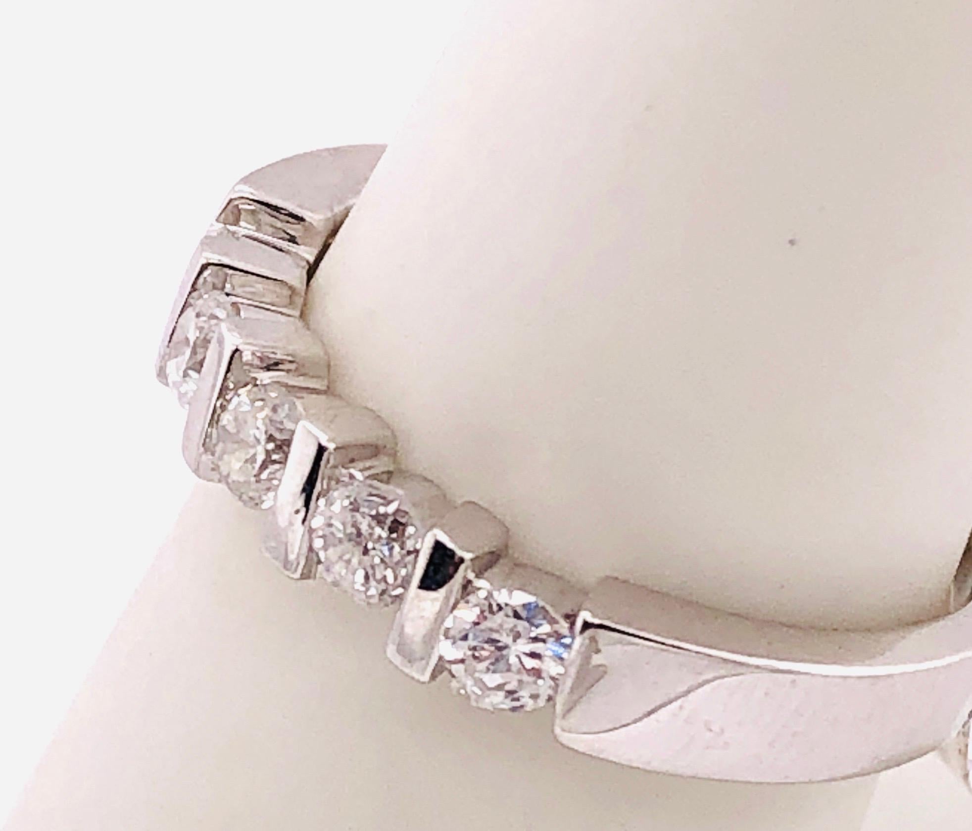 18 Karat White Gold Diamond Bridal/Band Ring For Sale 1