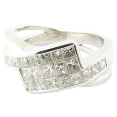 18 Karat White Gold and Princess Cut Diamond Ring