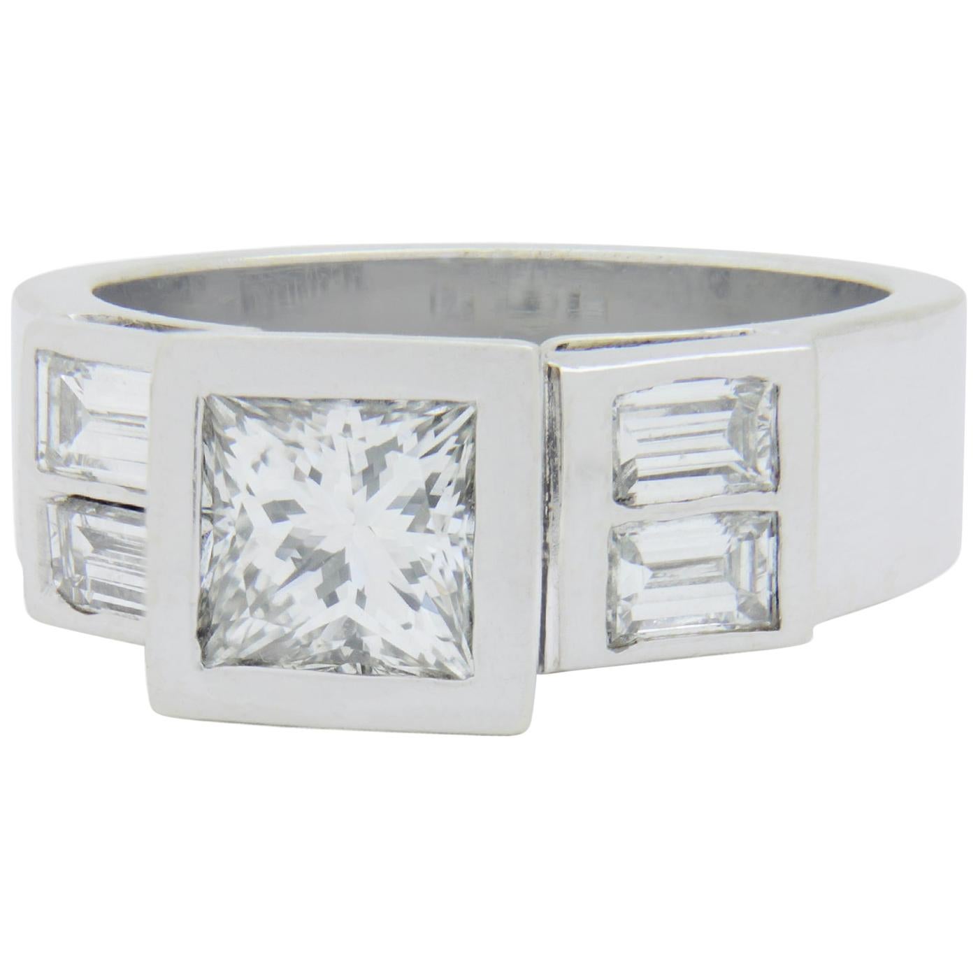 18 Karat White Gold and Princess Cut Diamond Ring For Sale