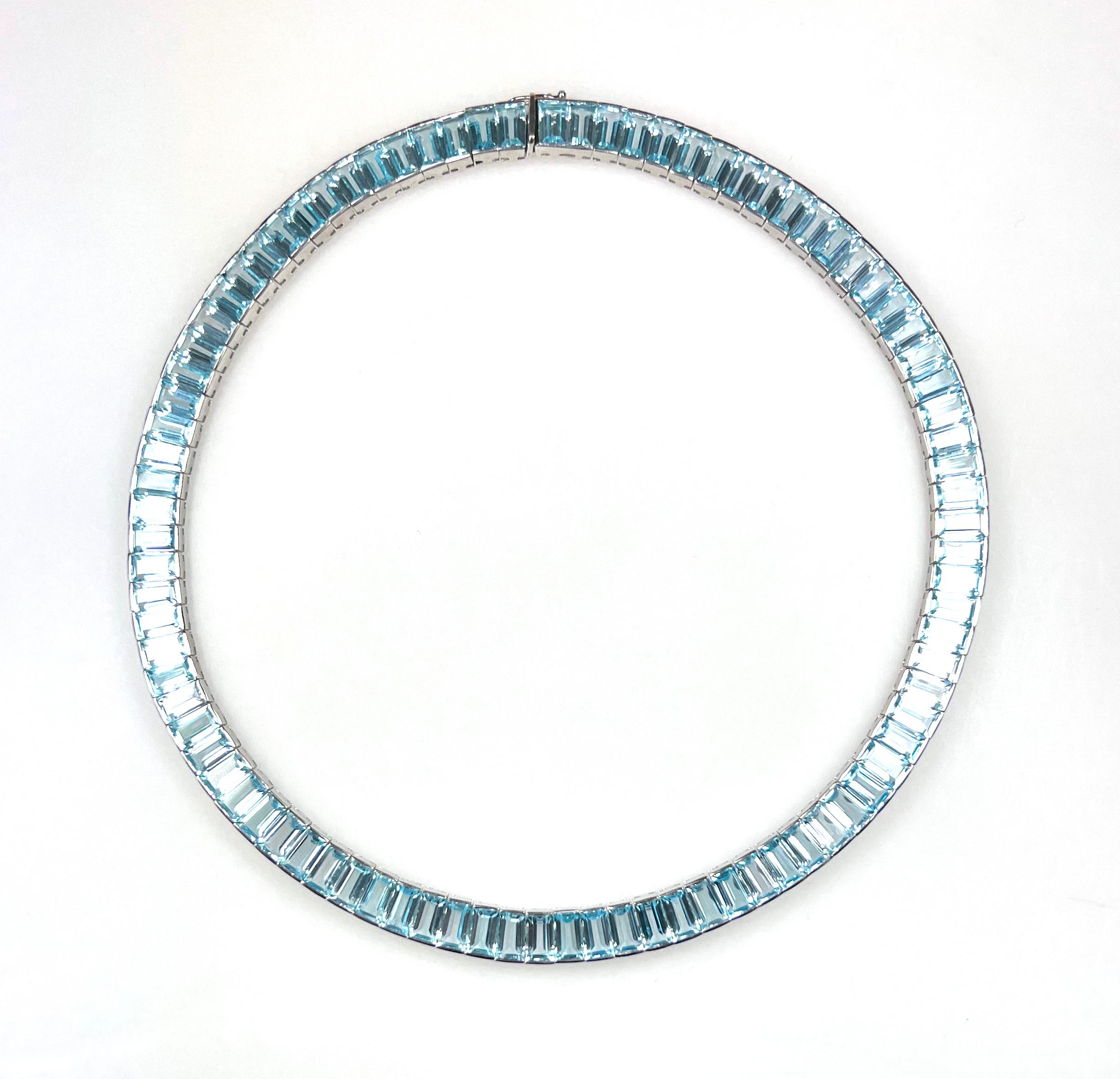 Contemporary 18 Karat White Gold and Topaz Necklace For Sale