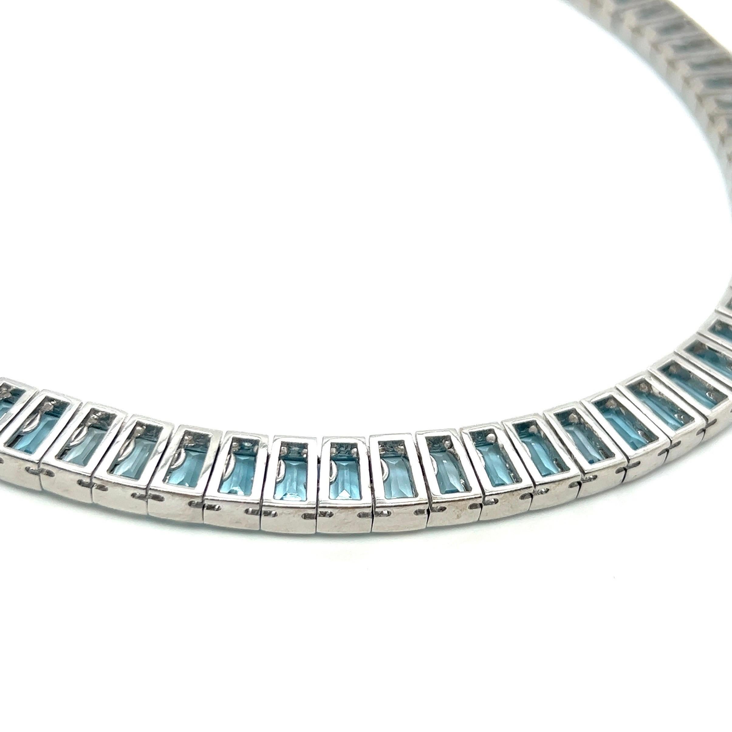 18 Karat White Gold and Topaz Necklace For Sale 1