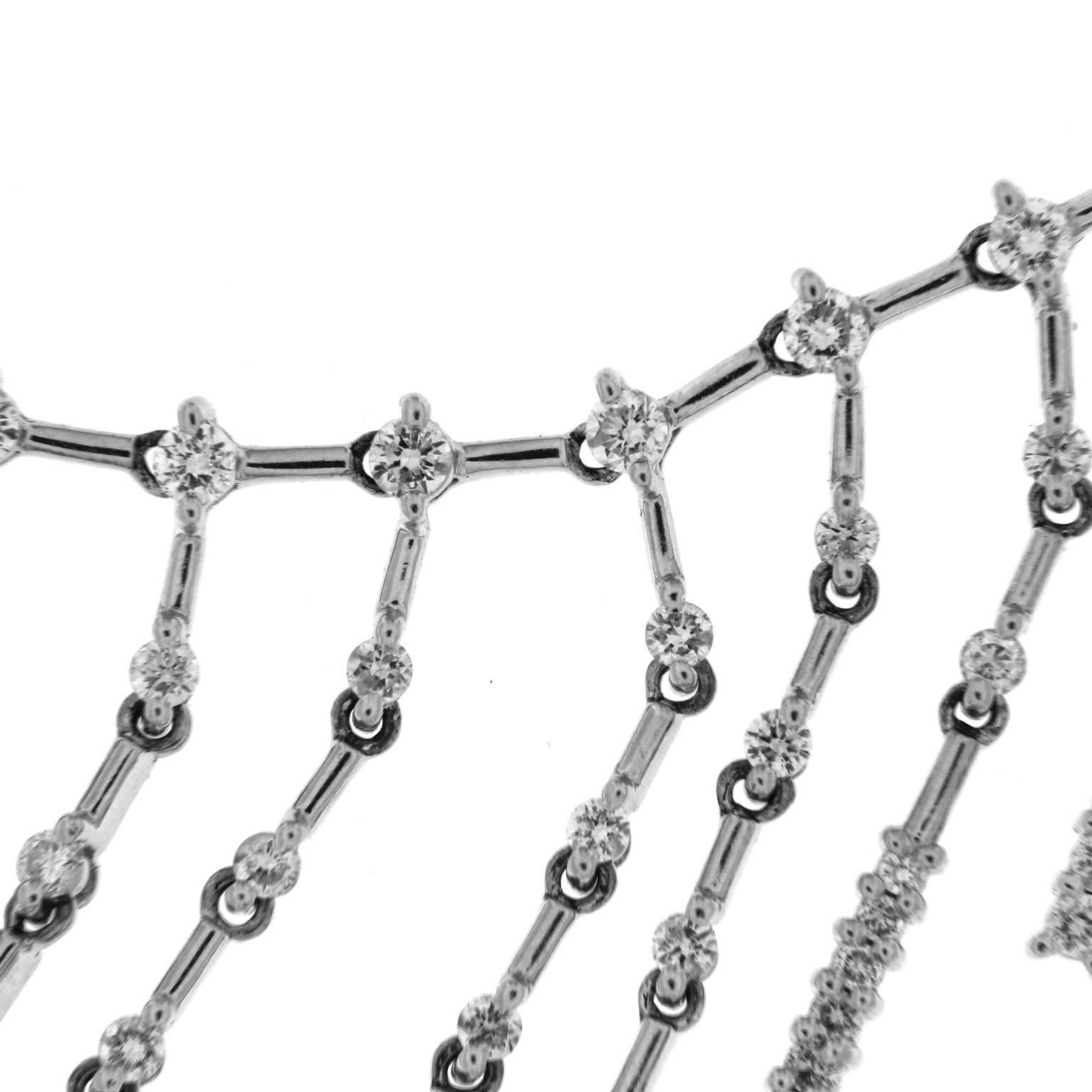 18 Karat White Gold and White Diamond Necklace In New Condition For Sale In Milano, Lombardia
