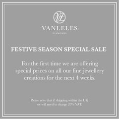 18 Karat White Gold and White Diamonds Bow Bracelet