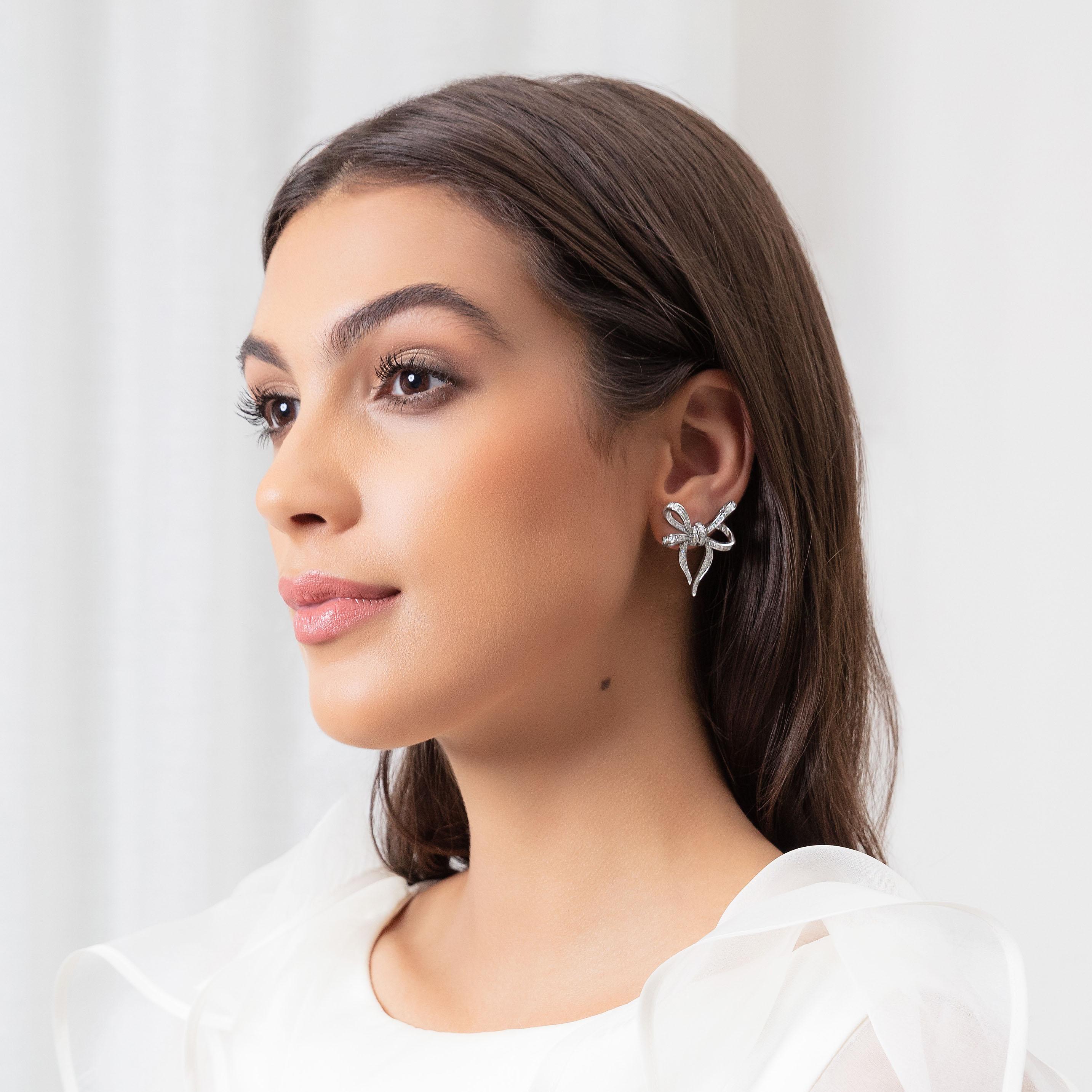 Lyla’s Bow is the first collection designed by Vania Leles. Embodying the spirit of VANLELES’ design, this collection is feminine and timeless, which are a must have for jewellery lovers, and the perfect gift for someone special. Its whimsical style