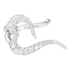 Anello da cocktail a forma di cuore in oro bianco 18 carati e diamanti bianchi