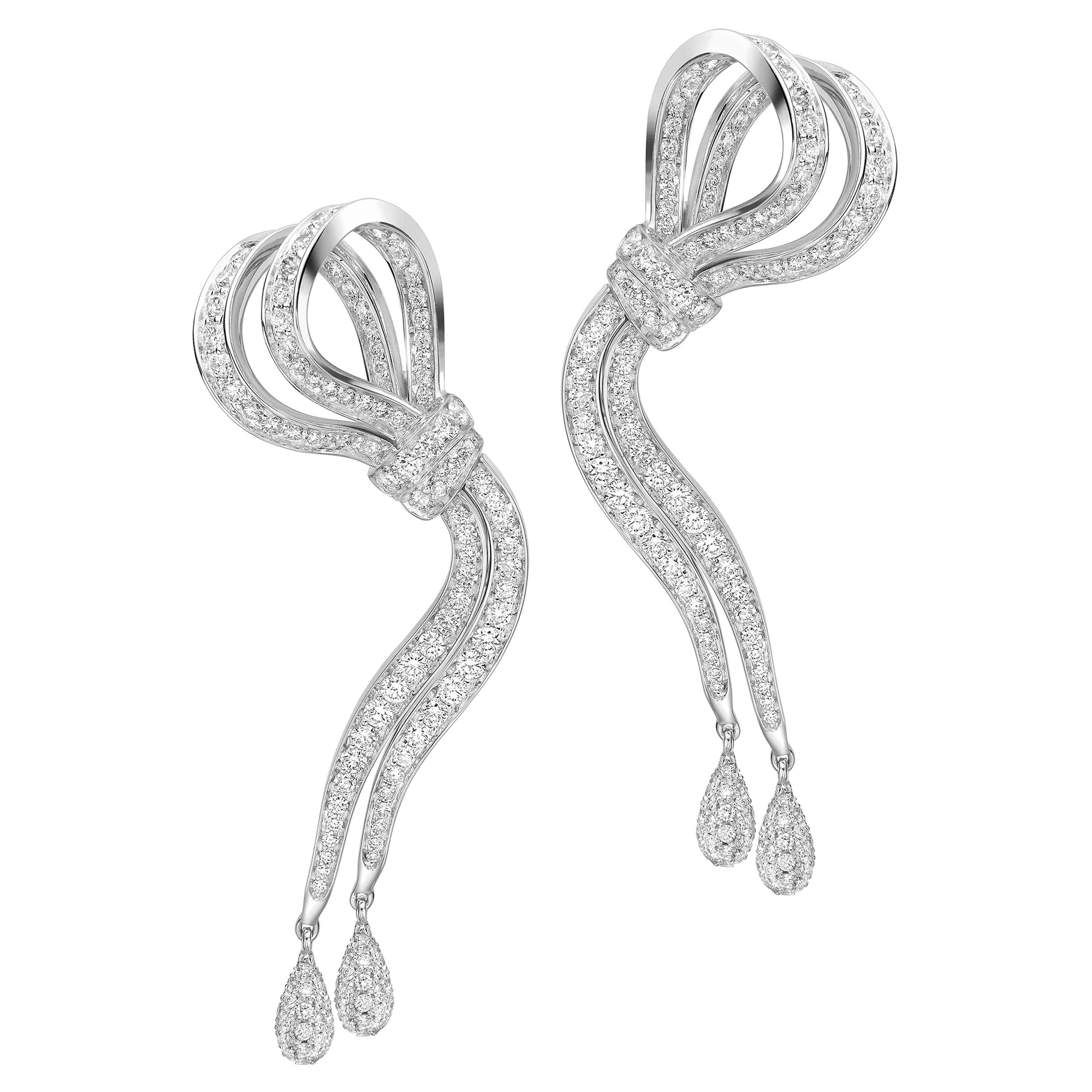 18 Karat White Gold and White Diamonds Ribbon Earrings For Sale