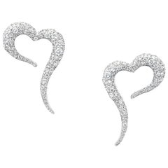 18 Karat White Gold and White Diamonds Small Heart Shaped Earrings