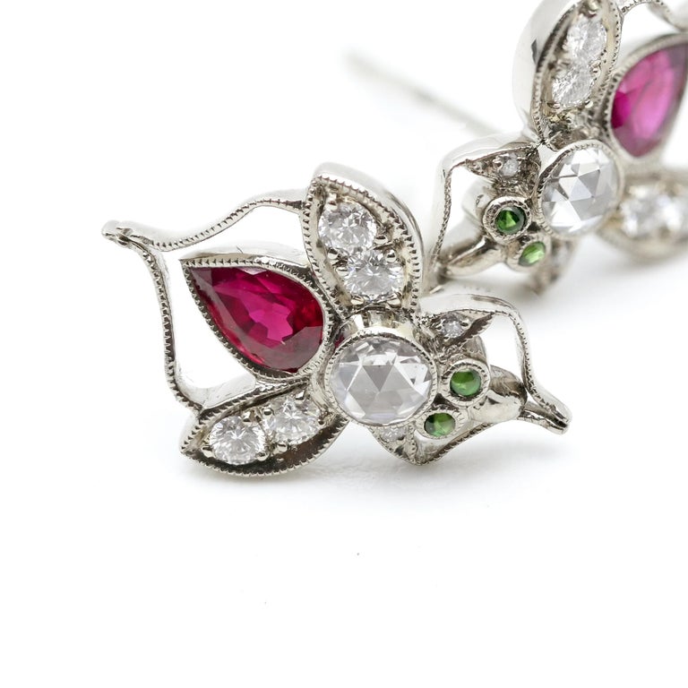18 Karat White Gold Antique Ruby Bee Stud Earrings For Sale at 1stdibs