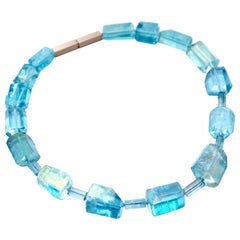 18 Karat White Gold Aquamarin and Aqua Aura Necklace