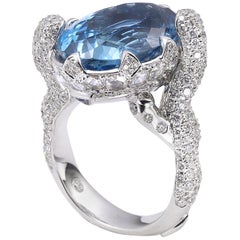 Bague cocktail en or blanc 18 carats avec aigue-marine et diamants