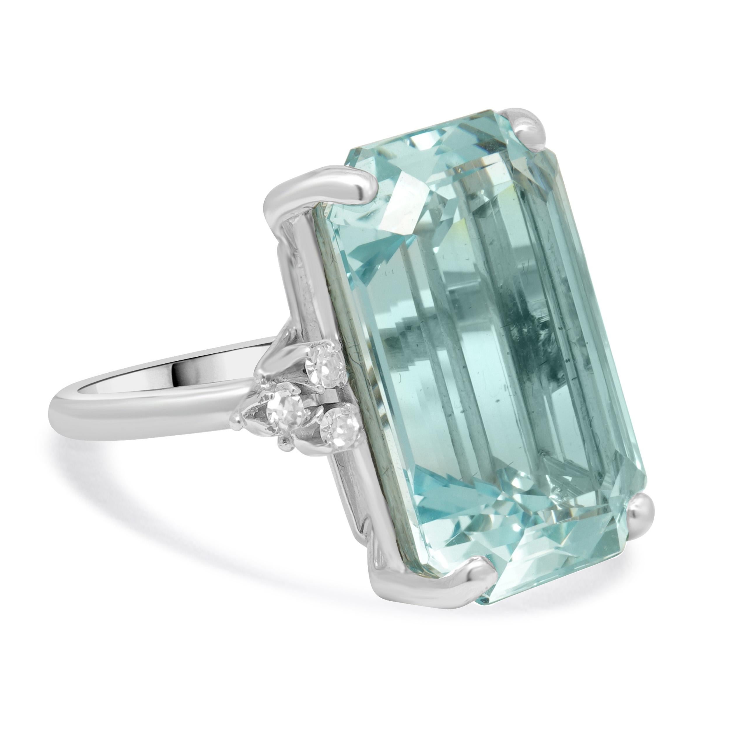 Ring aus 18 Karat Weißgold mit Aquamarin und Diamant im Zustand „Hervorragend“ im Angebot in Scottsdale, AZ