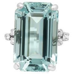 Ring aus 18 Karat Weißgold mit Aquamarin und Diamant