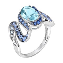 18 Karat White Gold Aquamarine Blue Sapphire Danza Ribbon Ring by Niquesa