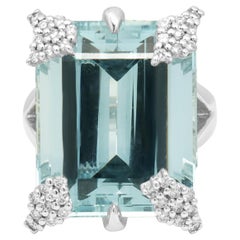 18 Karat Weißgold Aquamarin 
Diamant Akzent Cocktail Ring