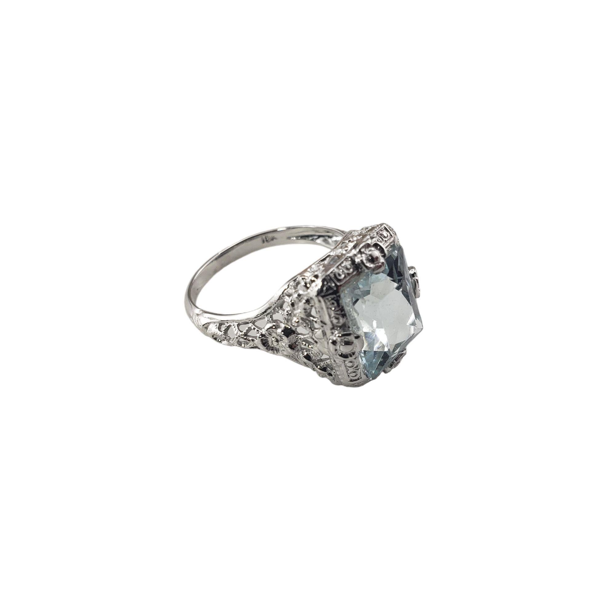 18 Karat White Gold Aquamarine Ring Size 7 #15066 In Good Condition For Sale In Washington Depot, CT