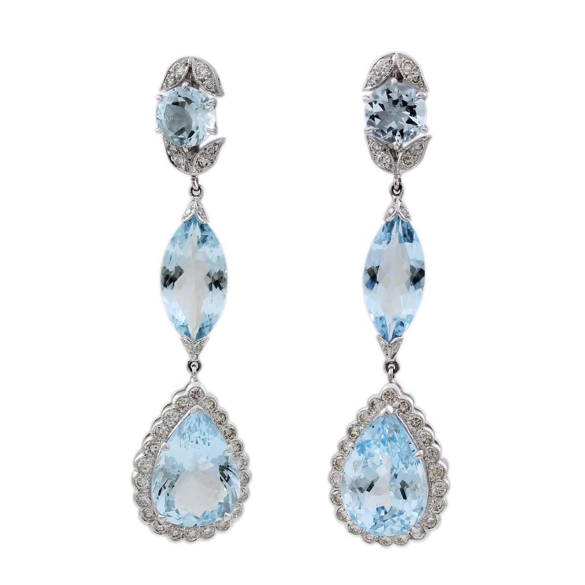 18 Karat White Gold Aquamarine Teardrop Earrings In Excellent Condition For Sale In New York, NY