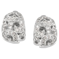 Pendientes de aro de diamantes Colección Arabesque de oro blanco de 18 quilates de Gemveto