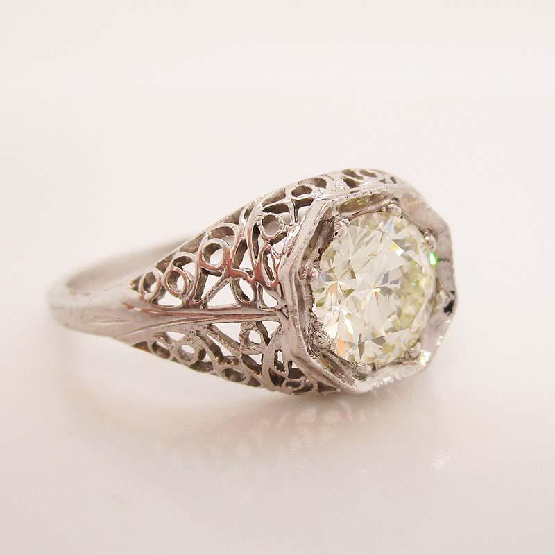 18 Karat White Gold Art Deco 1920 Filigree Diamond Engagement Ring 3
