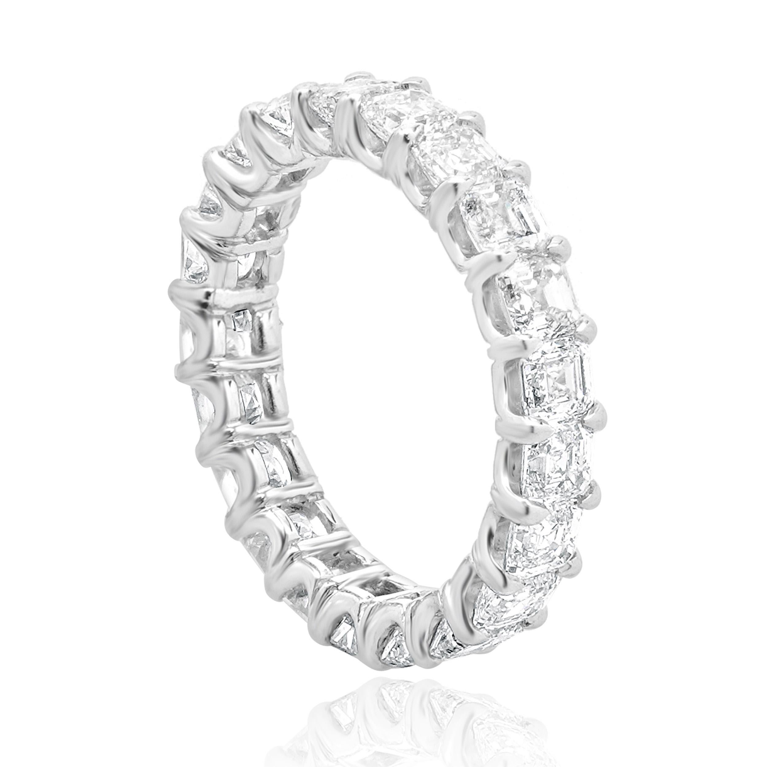 Fascia con diamante taglio Asscher in oro bianco 18 carati In condizioni ottime in vendita a Scottsdale, AZ