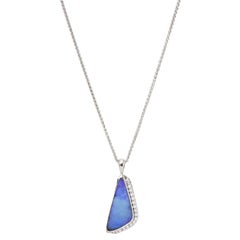 Pendentif et chaîne en or blanc 18 carats avec opale de roche et diamants d'Australie