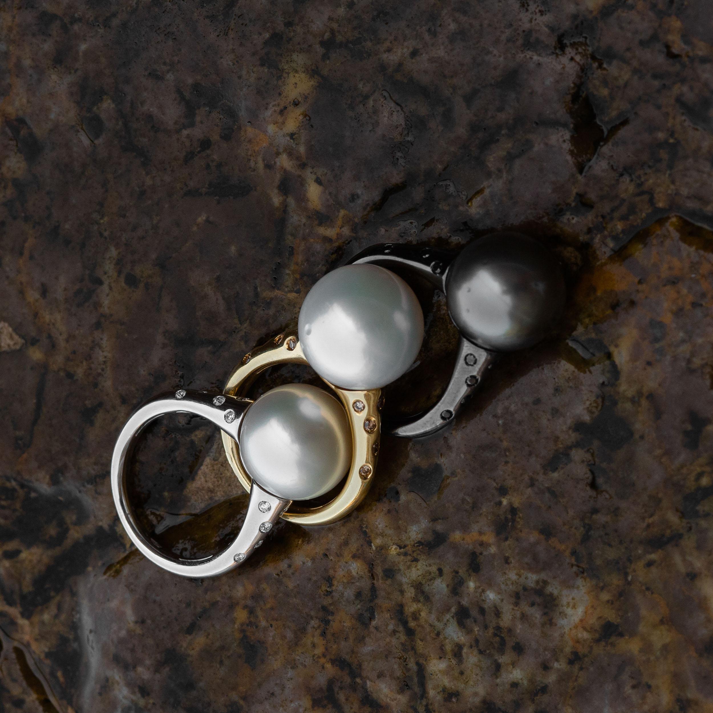 Contemporary 18 Karat White Gold Australian South Sea Cultured Pearl Ring For Sale