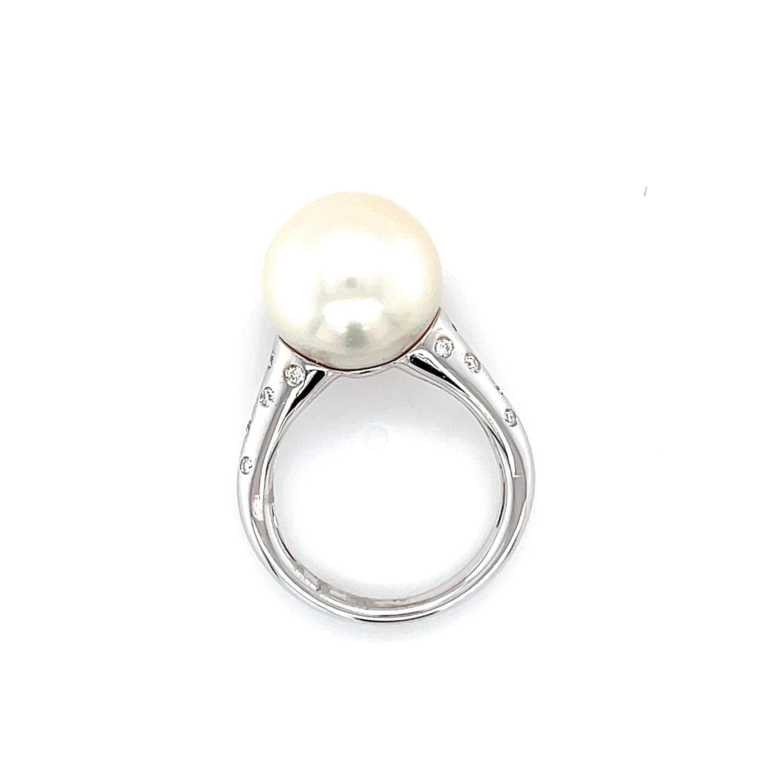 18 Karat White Gold Australian South Sea Cultured Pearl Ring For Sale 1