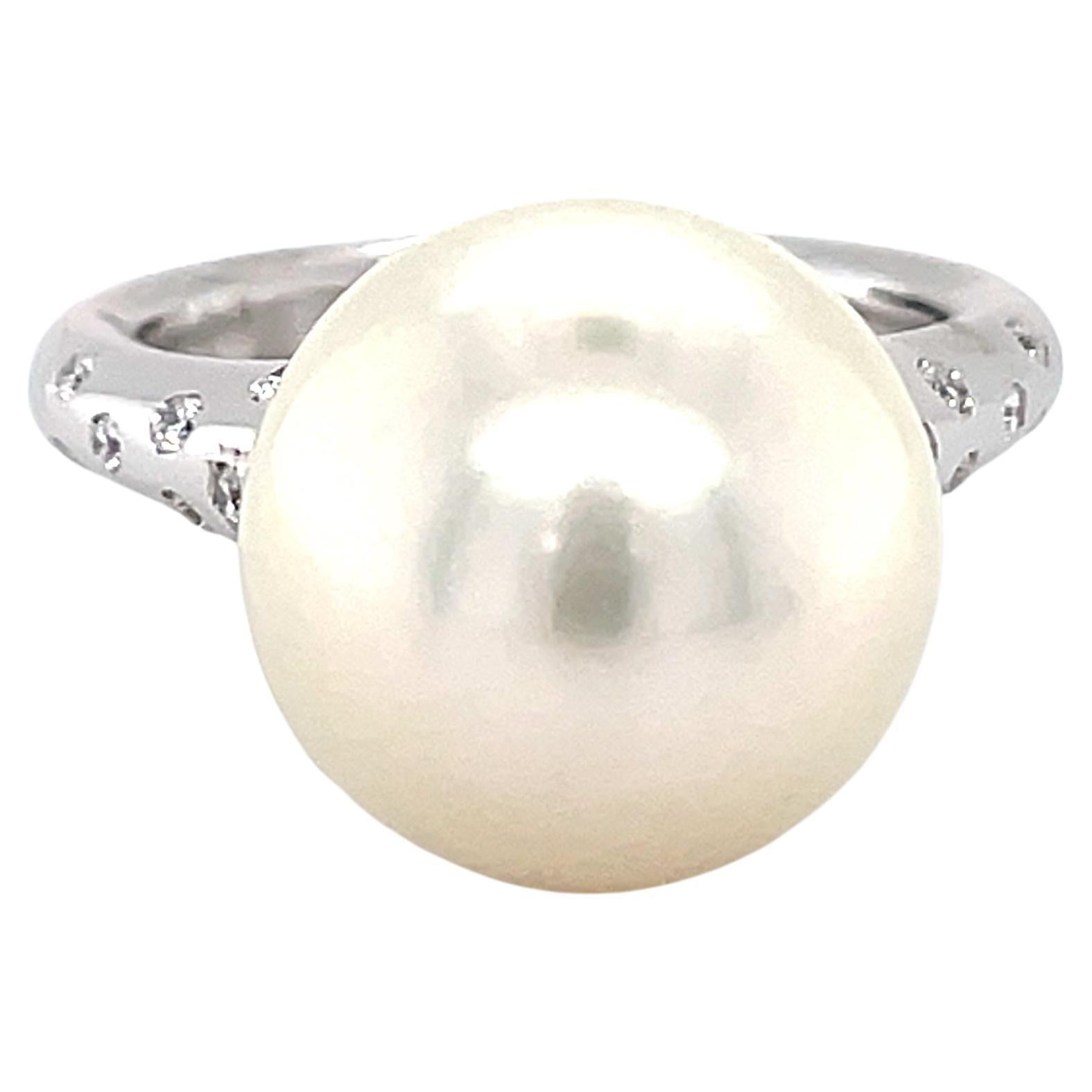 Bague en or blanc 18 carats avec perle de culture des mers du Sud d'Australie