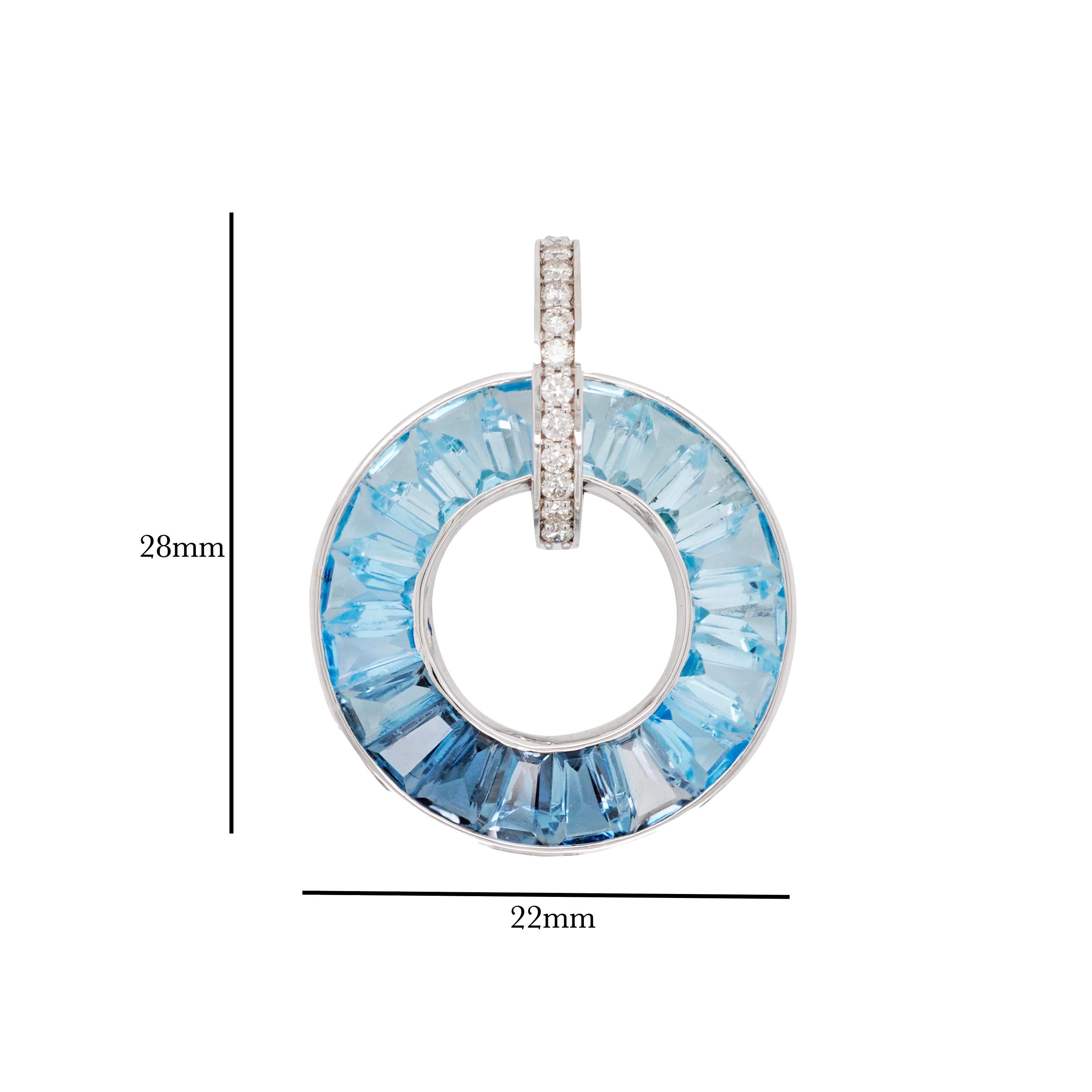 18 Karat White Gold Baguette-Cut Blue Topaz Diamond Circle Pendant Earrings Set In New Condition For Sale In Jaipur, Rajasthan