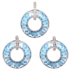 18 Karat White Gold Baguette-Cut Blue Topaz Diamond Circle Pendant Earrings Set