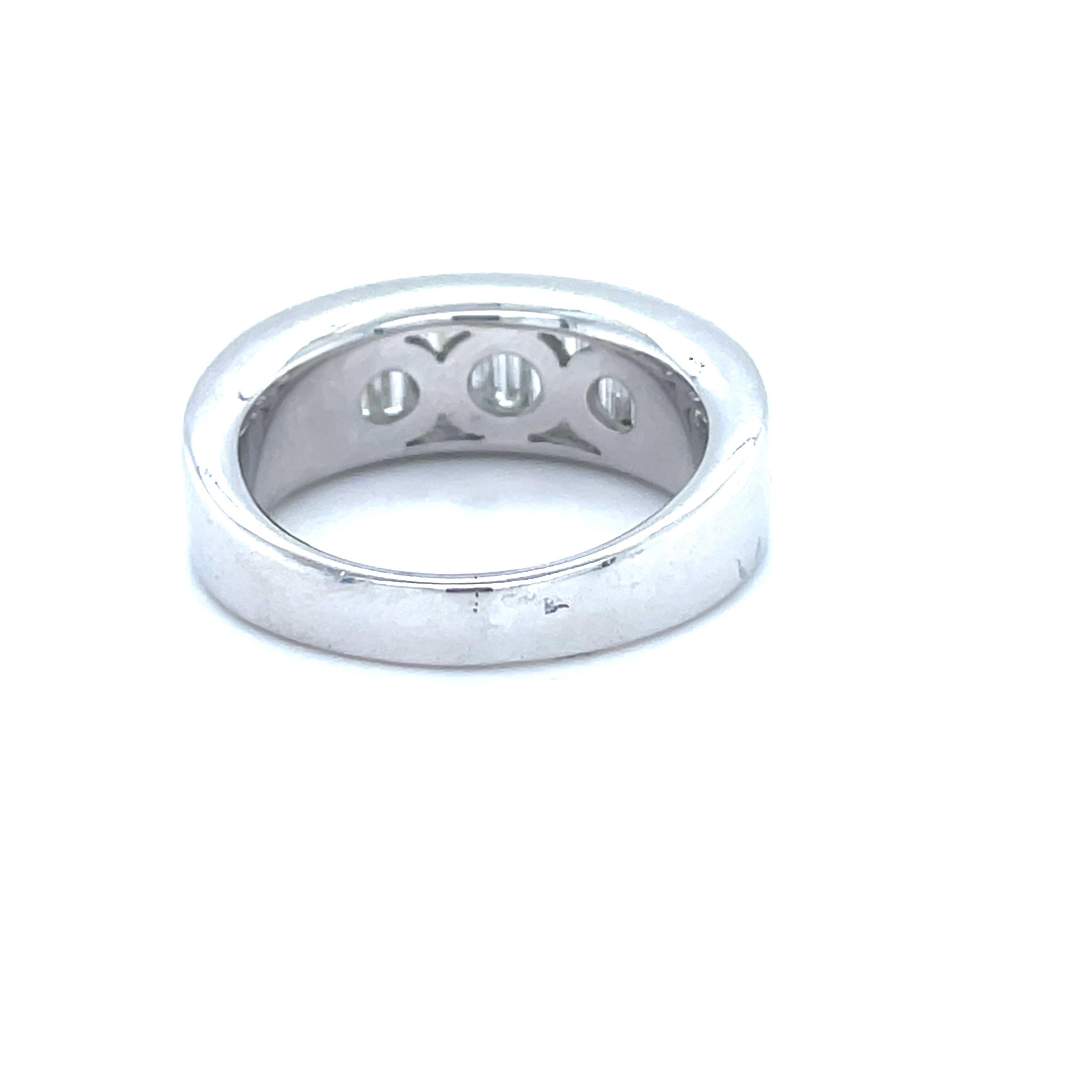 18 Karat Weißgold Baguetteschliff farbloser Diamant-Ring im Zustand „Neu“ im Angebot in Monte-Carlo, MC