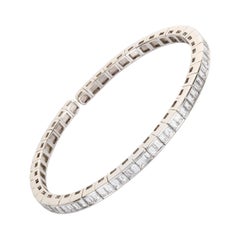 18 Karat White Gold Baguette Cut Diamond Flexible Cuff Bangle