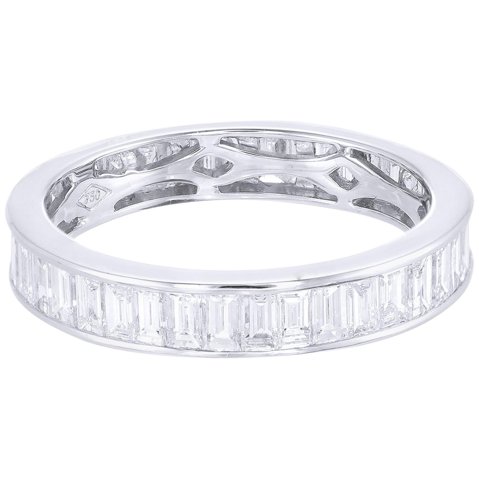 18 Karat White Gold Baguette Diamond Wedding Band For Sale