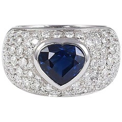 18 Karat White Gold Band with Heart Cut Sapphire and Pavè Diamonds