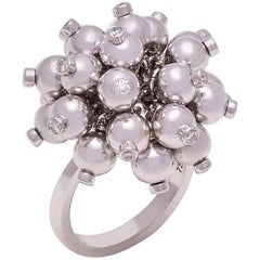 18 Karat White Gold Bead and Diamonds Ring